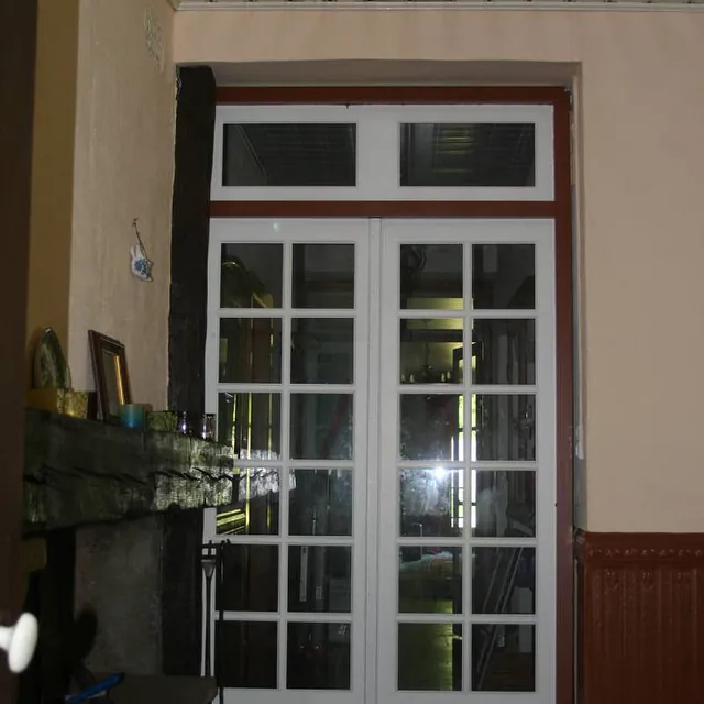 Witte deur in gebruik